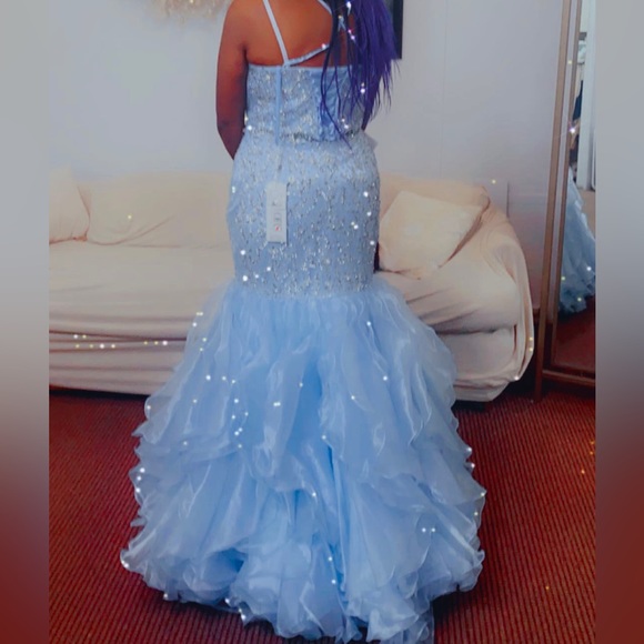 Colors designer gown - Picture 6 of 6